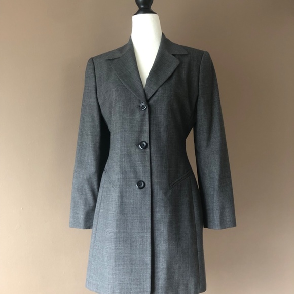 Jones Wear suit - Picture 3 of 6